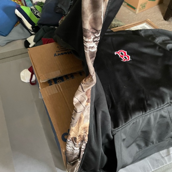 Boston RedSox Hoodie - Picture 2 of 3